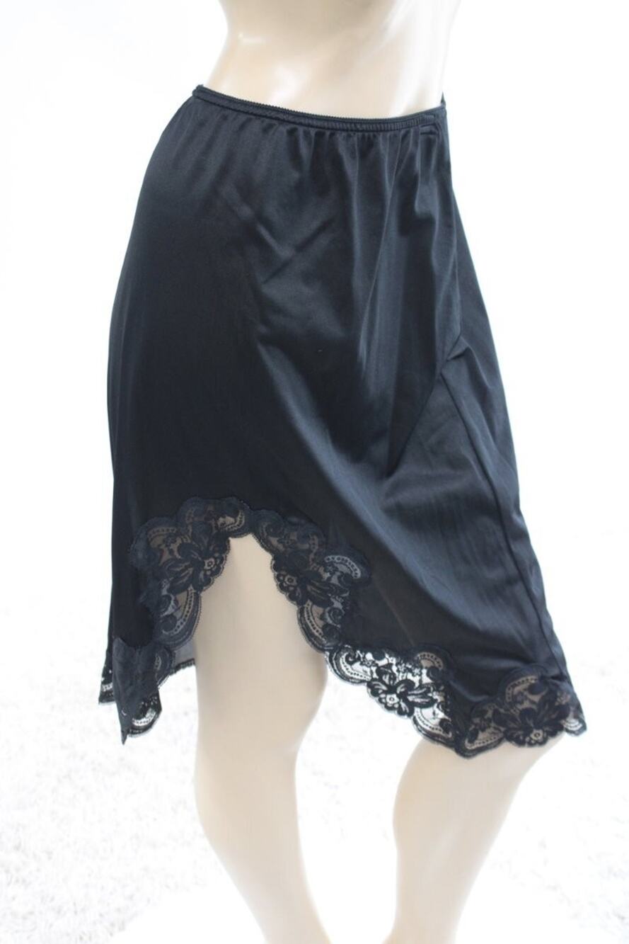Vintage Gossard Artemis Black Nylon Half Slip Lace Trim size Medium Coquette Got